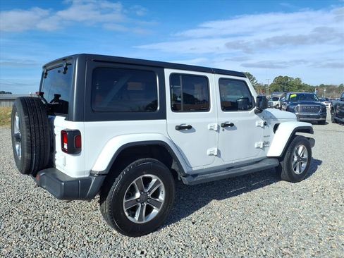 Used 2019 Jeep Wrangler Unlimited Sahara image 14
