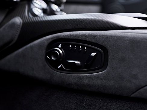 Used 2023 Aston Martin V8 Vantage Roadster image 63