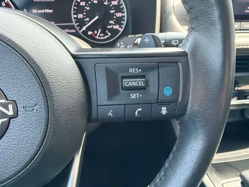 Used 2024 Nissan Rogue SV w/ SV Premium Package FWD image 30