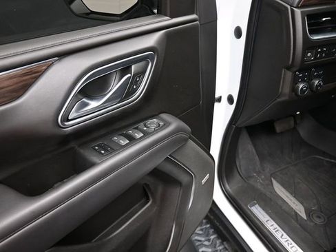 Used 2022 Chevrolet Suburban Z71 AWD/4WD image 14