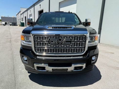 Used 2019 GMC Sierra 2500 Denali AWD/4WD image 11