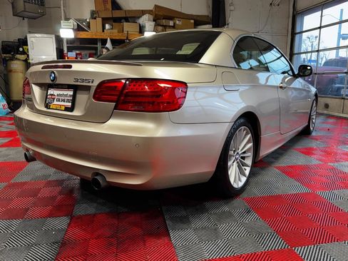 Used 2013 BMW 335i Convertible image 7