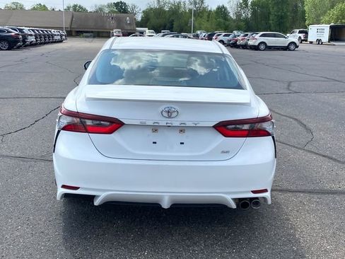 Used 2023 Toyota Camry SE FWD image 4
