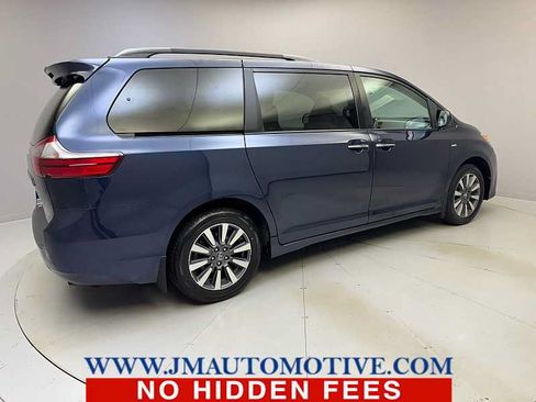 Used 2020 Toyota Sienna XLE Premium AWD/4WD image 5