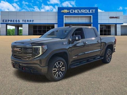 Used 2023 GMC Sierra 1500 AT4 w/ Technology Package image 7