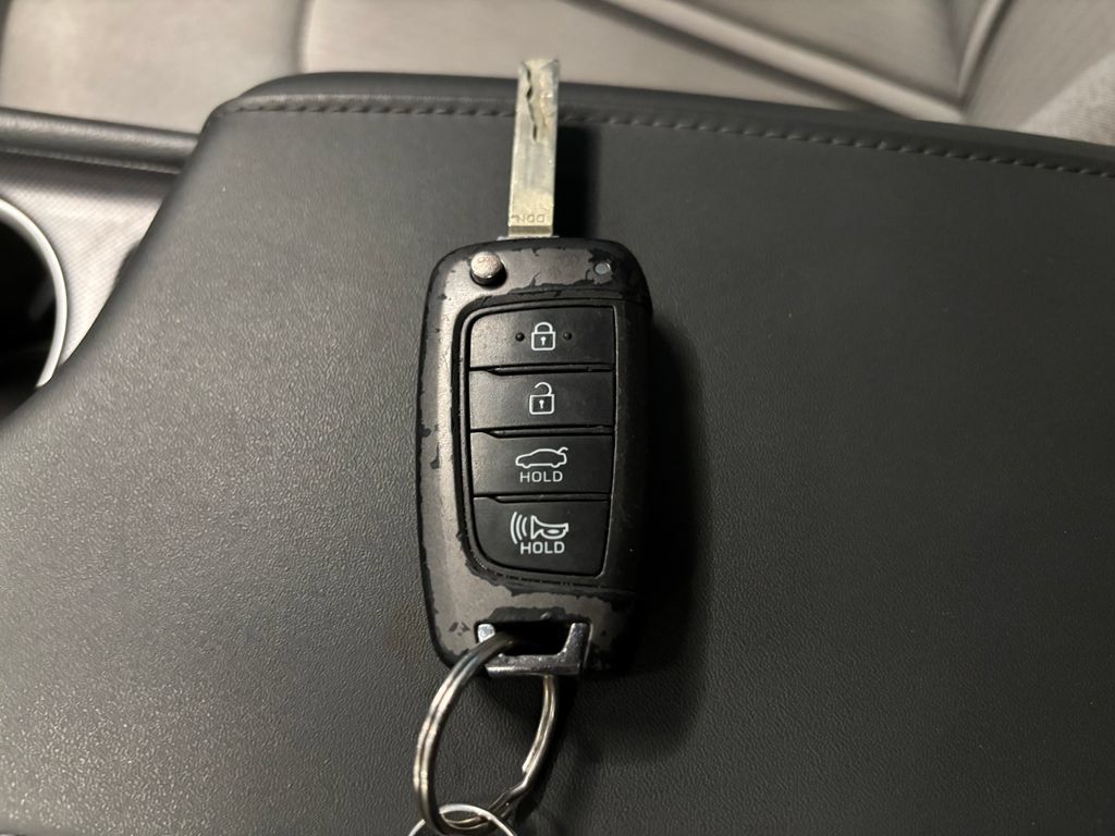 Used 2020 Hyundai Sonata SE FWD image 17
