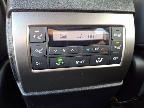 Used 2023 Lexus GX 460 Premium w/ Premium Package image 11