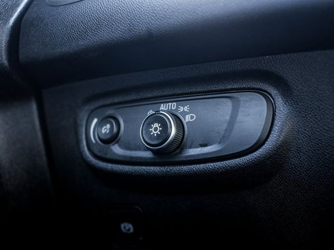 Used 2020 GMC Terrain SLE image 19