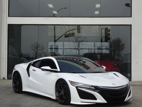 Used 2017 Acura NSX image 8