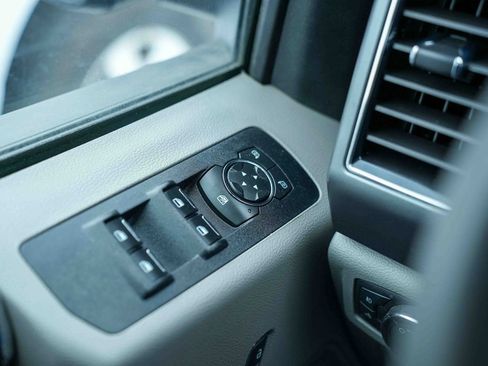 Used 2020 Ford F150 XLT image 24