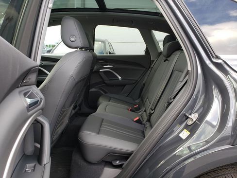 New 2025 Audi Q5 Premium Plus image 8