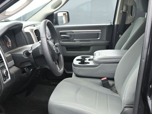 Used 2018 RAM 1500 Classic SLT AWD/4WD image 15