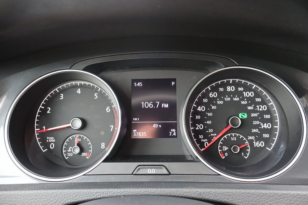 Used 2018 Volkswagen Golf S FWD image 33