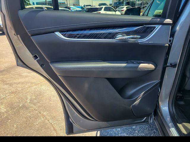 Used 2023 Cadillac XT6 Premium Luxury w/ LPO, Floor Liner Package AWD/4WD image 22
