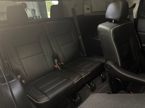 Used 2023 GMC Acadia Denali w/ Denali Ultimate Package FWD image 14