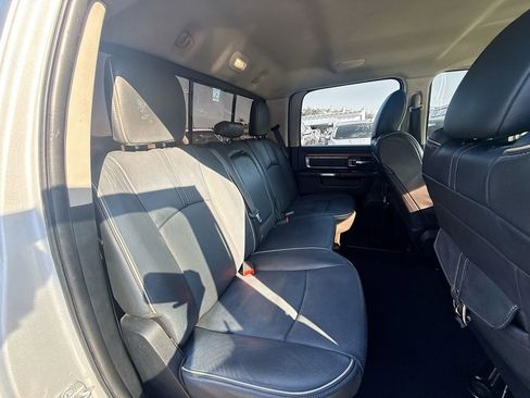 Used 2018 RAM 1500 Laramie AWD/4WD image 31