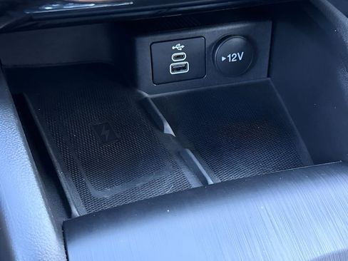 Used 2025 Ford Escape Platinum w/ Premium Technology Package FWD image 31