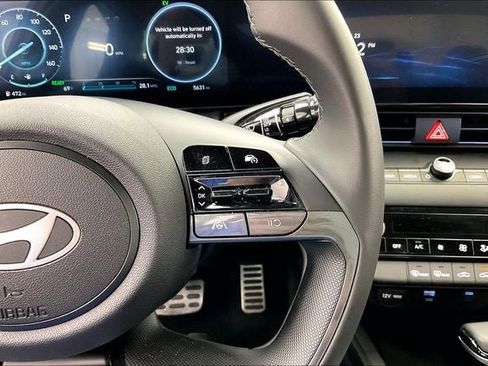 Certified 2025 Hyundai Elantra SEL FWD image 23