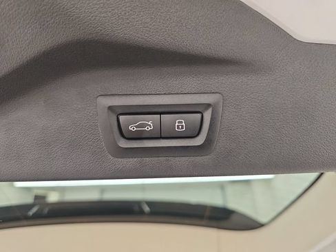 Used 2025 BMW X7 xDrive40i w/ Premium Package AWD/4WD image 24