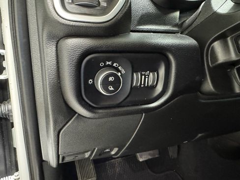 Used 2024 RAM 2500 Laramie image 25