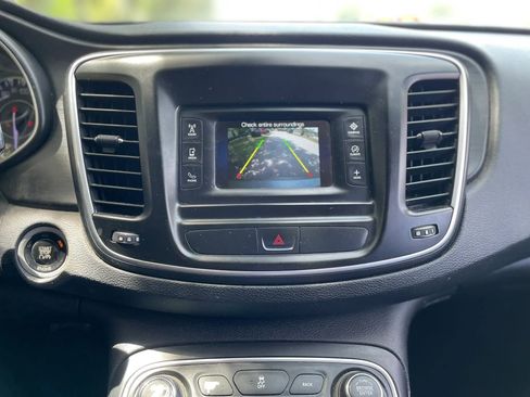 Used 2015 Chrysler 200 Limited w/ Convenience Group FWD image 19