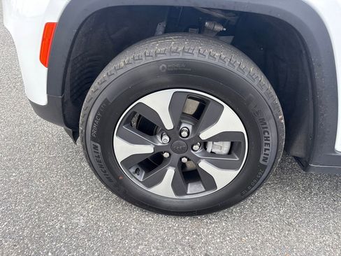 Used 2023 Jeep Grand Cherokee 4WD 4xe image 10