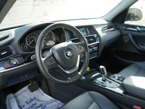 Used 2017 BMW X3 sDrive28i RWD image 8