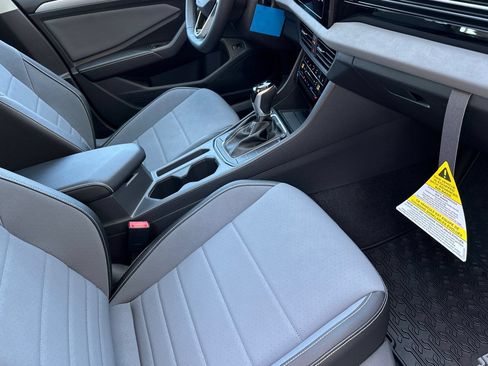 New 2026 Volkswagen Jetta SE FWD image 15