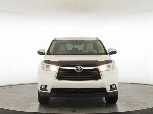 Used 2016 Toyota Highlander XLE image 12