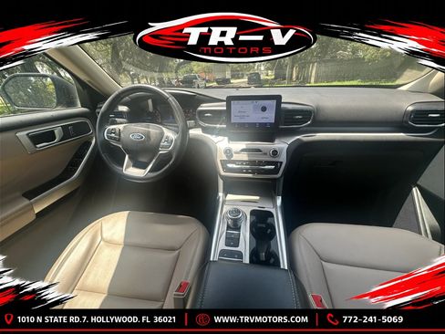 Used 2023 Ford Explorer XLT w/ Equipment Group 202A RWD image 14
