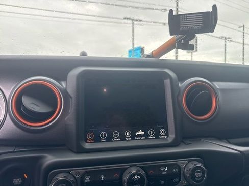 Used 2023 Jeep Gladiator Mojave w/ Cold Weather Group image 29