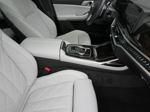Certified 2026 BMW X7 xDrive40i AWD/4WD image 13