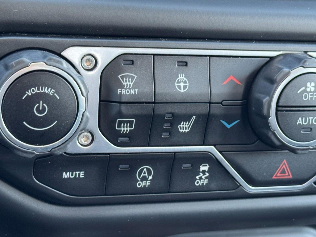 Used 2021 Jeep Gladiator Overland w/ Popular Equipment Package AWD/4WD image 25