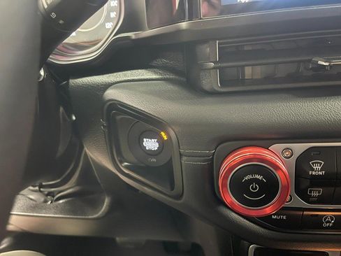 Used 2024 Jeep Wrangler Unlimited Rubicon image 28