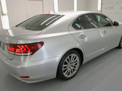 Used 2016 Lexus LS 460 image 10