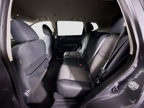 Used 2019 Nissan Rogue S FWD image 24