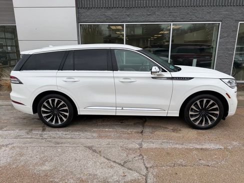 Used 2021 Lincoln Aviator Black Label Grand Touring w/ Class IV Trailer Tow Package image 4