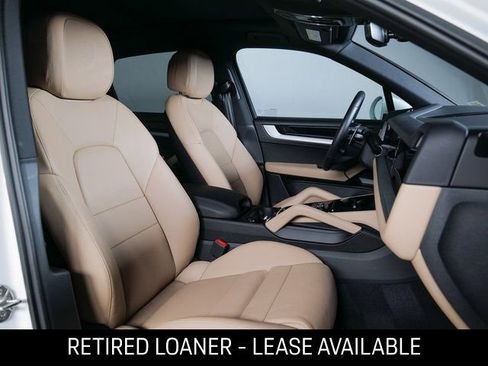 Certified 2025 Porsche Cayenne image 11