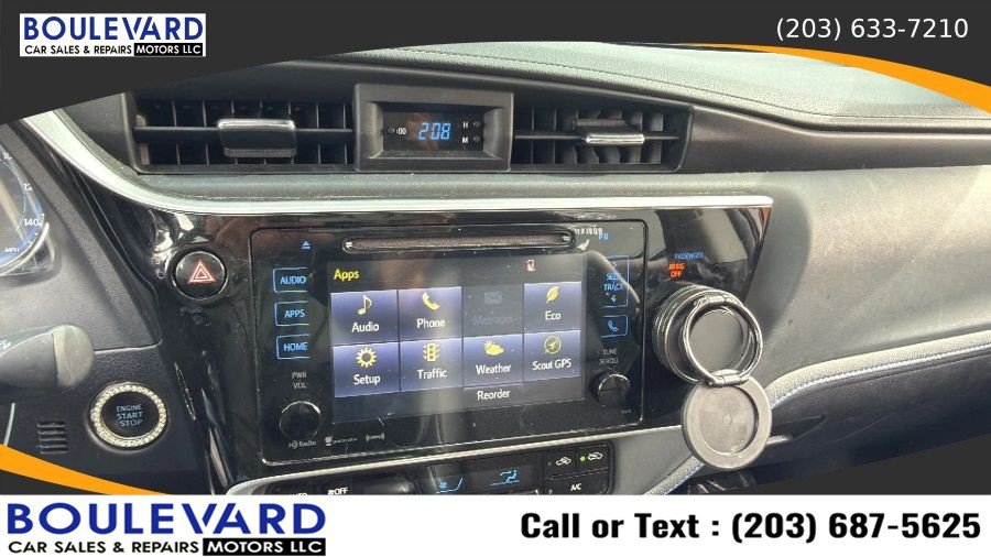 Used 2018 Toyota Corolla SE w/ SE Premium Package FWD image 16