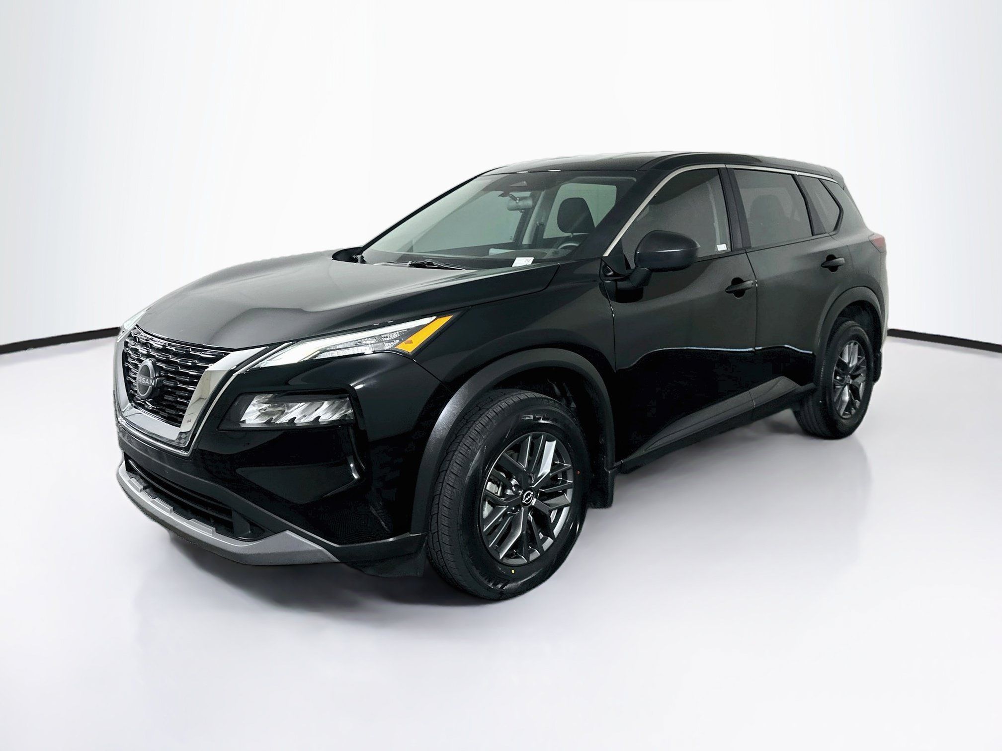 Used 2023 Nissan Rogue S FWD image 3