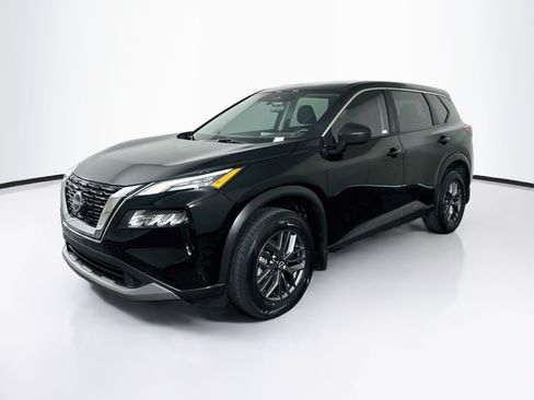 Used 2023 Nissan Rogue S FWD image 3