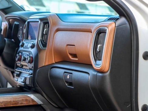 Used 2020 Chevrolet Silverado 2500 High Country w/ Z71 Off-Road Package AWD/4WD image 28