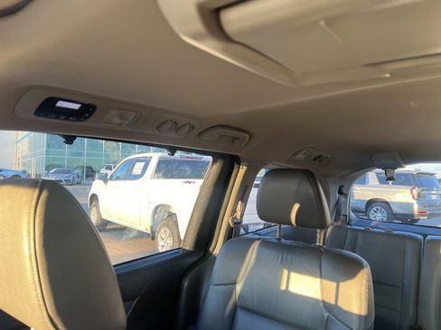 Used 2016 Honda Odyssey Touring Elite image 23