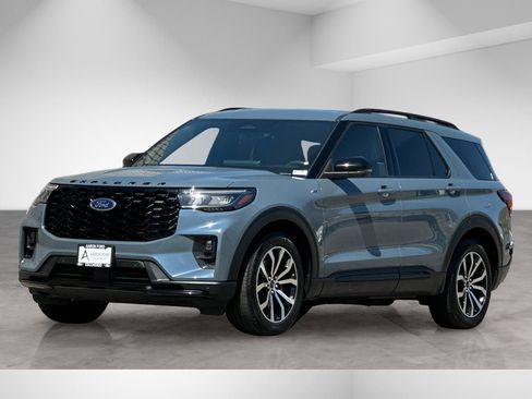 Used 2025 Ford Explorer ST-Line w/ Premium Package RWD image 2