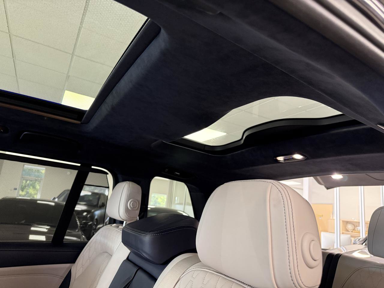 Used 2019 BMW X7 xDrive50i w/ Executive Package AWD/4WD image 12