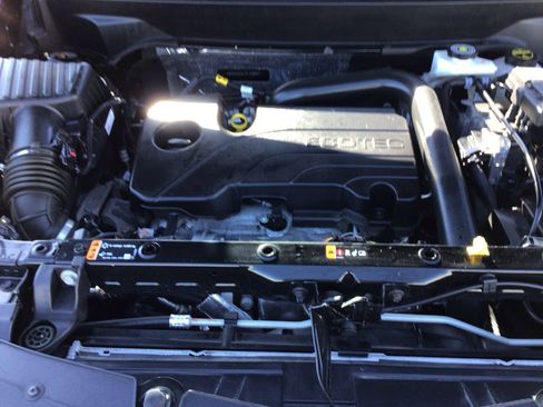 Used 2024 Chevrolet Equinox LT w/ LPO, Floor Liner Package FWD image 11
