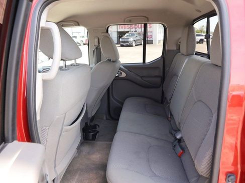 Used 2018 Nissan Frontier SV RWD image 9