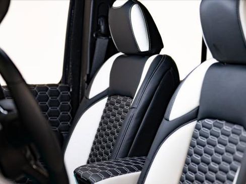 Used 2026 Jeep Gladiator Sport image 35