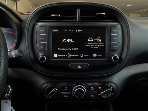 Used 2025 Kia Soul LX w/ LX Technology Package FWD image 24