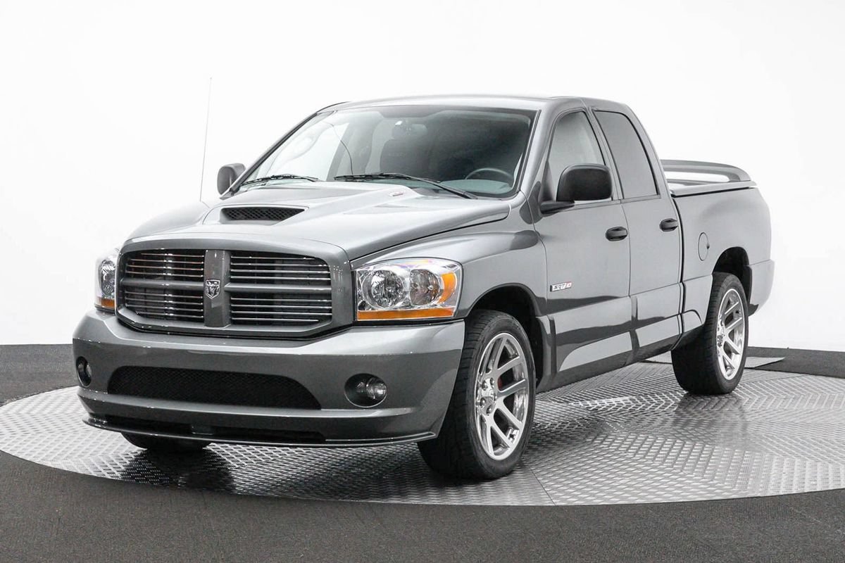 Used 2006 Dodge Ram 1500 Truck 2WD Quad Cab w/ Communication Pkg image 2
